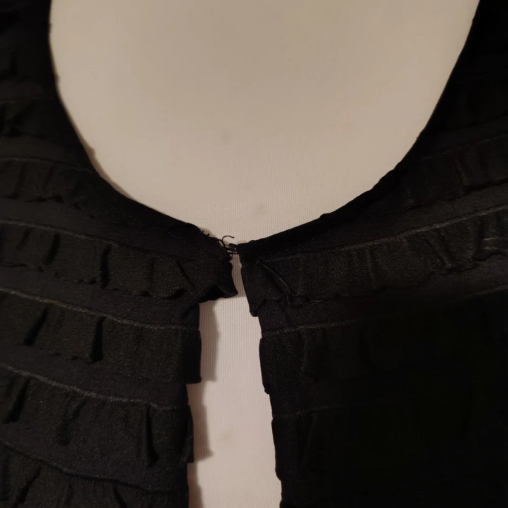 R&K Elegant Black Layered Women's Shrug - Picture 2 of 10